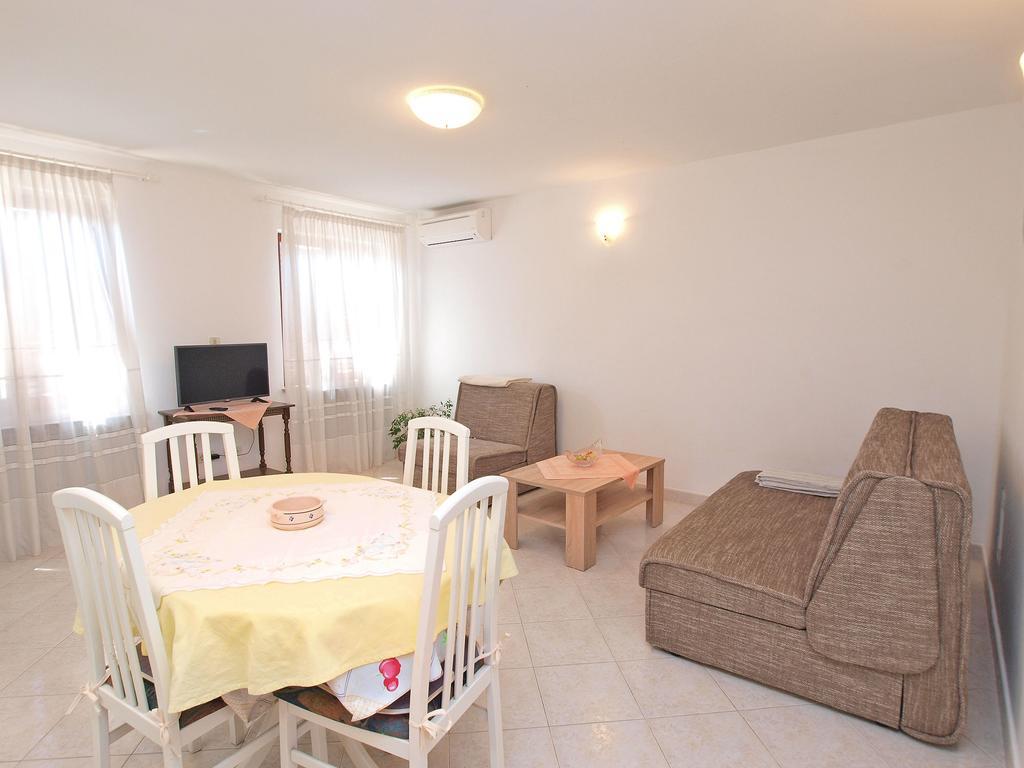 Apartment Milan 1457 Rovinj